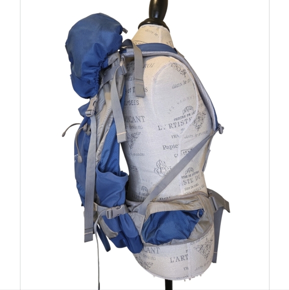 Osprey Kestrel 28 M/L Backpack Hiking Travel Camping Outdoor Blue/Gray - Picture 2 of 16